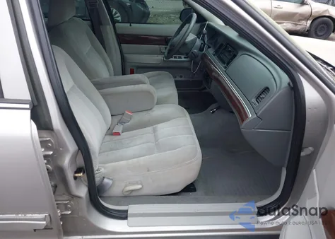 2004 Mercury Grand Marquis Gs z USA, uszkodzony, nr VIN 2MEFM74W44X625240